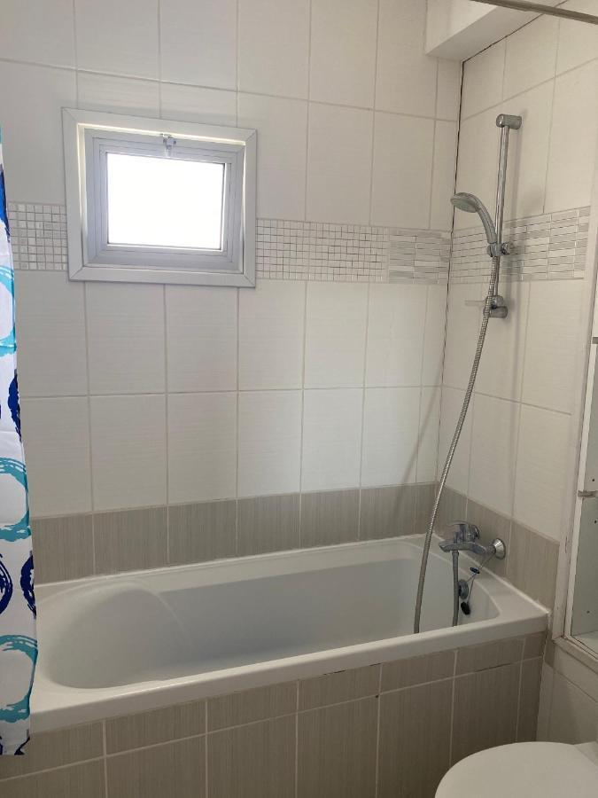 Milky Apartment Лимасол Екстериор снимка